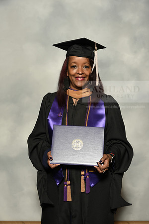 037MasterBusinessWiGrad1221MP7_0674