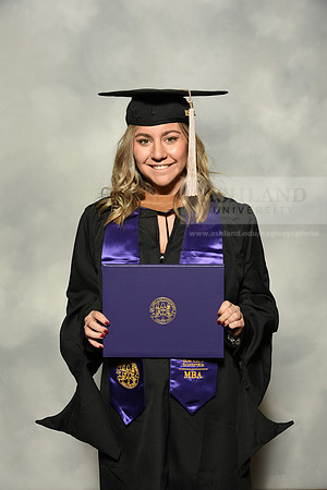 063MasterBusinessWiGrad1221MP7_0693