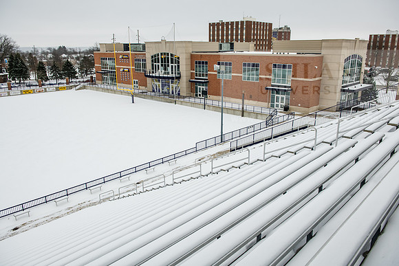 StudentsReturnWinterCampus0125AWB_7165
