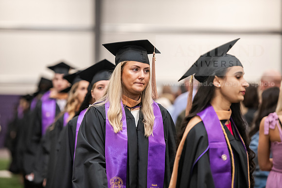 098SpGradProcessional0525AWB_2374