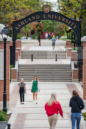 FallCampusLife1023AWB_2898