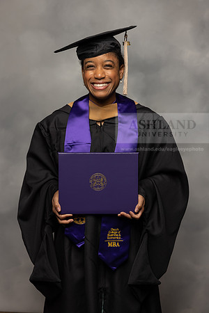 071SpGradMasterBusiness0524CCP10692