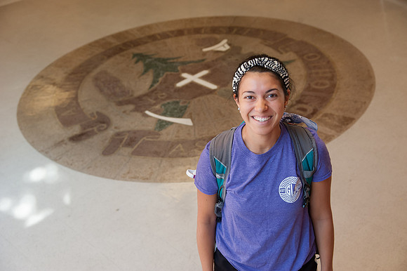 StudentandSeal0815ALW_8216