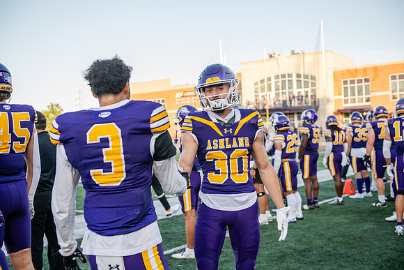AUvIUPFootball0924AWB_3541