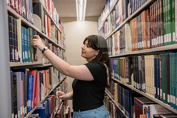 SeminaryLibrary0524AWB_0886
