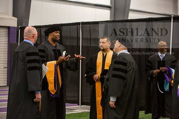 035SpGradPreCeremony0525JH6Q8B7972