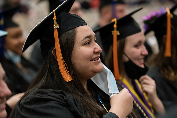 135WiGradCeremony1221ALW_6425