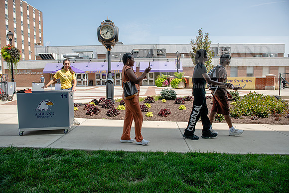 MoveInDay0824AWB_0268
