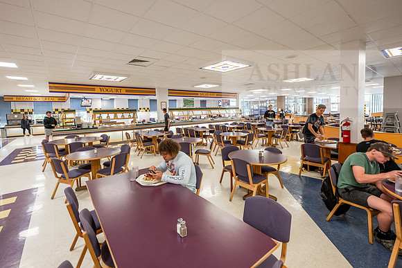 StudentDiningConvo0925AWB_3545