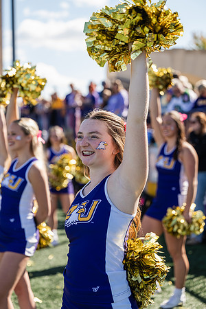 HomecomingAUvThomasFtBall1025AWB_1282