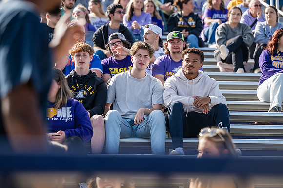 HomecomingAUvThomasFtBall1025AWB_0773