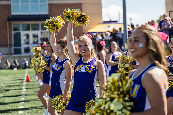 HomecomingAUvThomasFtBall1025AWB_1281