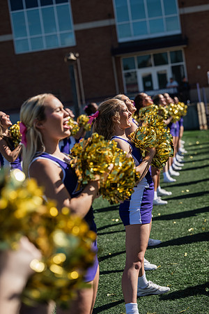 HomecomingAUvThomasFtBall1025AWB_1287