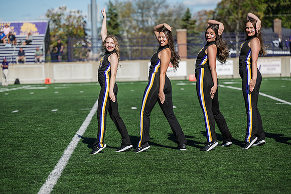 HomecomingAUvThomasFtBall1025AWB_1744