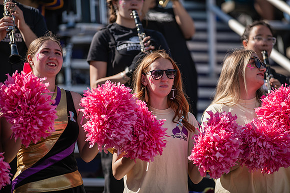 HomecomingAUvThomasFtBall1025AWB_1963