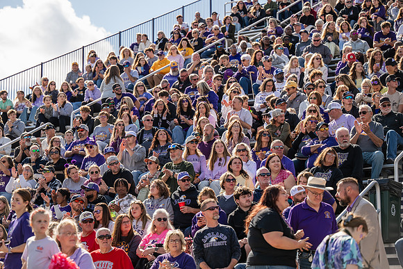 HomecomingAUvThomasFtBall1025AWB_0922