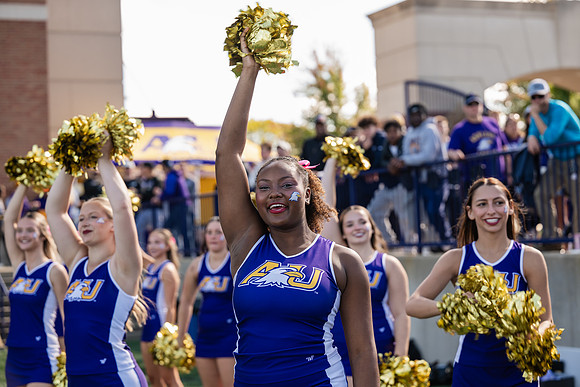 HomecomingAUvThomasFtBall1025AWB_1221