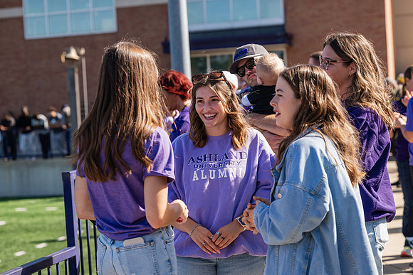 HomecomingAUvThomasFtBall1025AWB_1179
