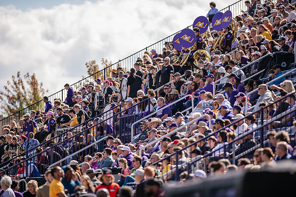 HomecomingAUvThomasFtBall1025AWB_2086