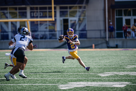 HomecomingAUvThomasFtBall1025AWB_2124