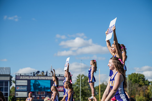 HomecomingAUvThomasFtBall1025AWB_1765