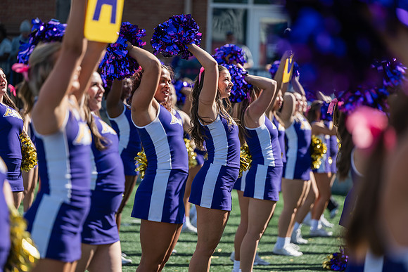 HomecomingAUvThomasFtBall1025AWB_1016