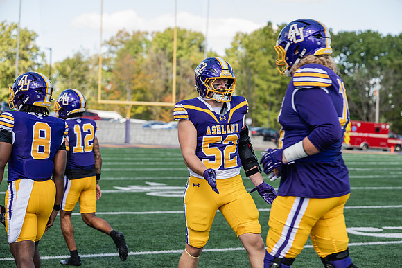 HomecomingAUvThomasFtBall1025AWB_0867