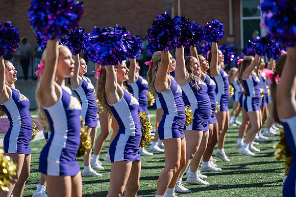 HomecomingAUvThomasFtBall1025AWB_1007