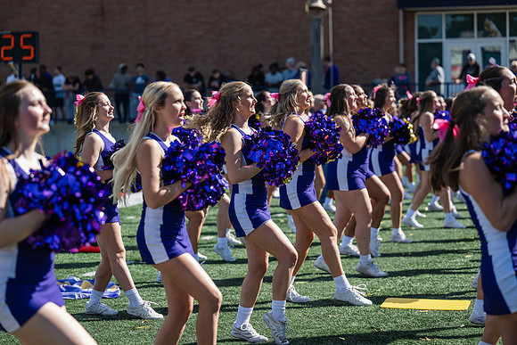 HomecomingAUvThomasFtBall1025AWB_1005