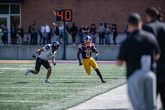 HomecomingAUvThomasFtBall1025AWB_2083