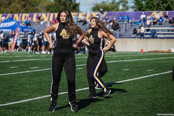HomecomingAUvThomasFtBall1025AWB_1710