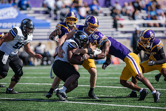 HomecomingAUvThomasFtBall1025AWB_2154