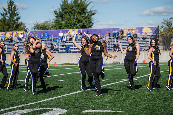 HomecomingAUvThomasFtBall1025AWB_1676