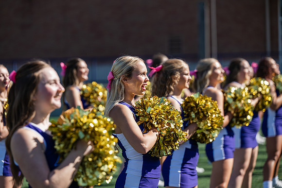 HomecomingAUvThomasFtBall1025AWB_1299