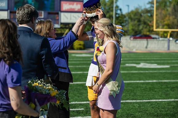 HomecomingFootballHalfTime1025AWB_1457