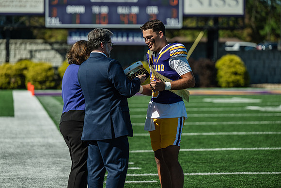 HomecomingFootballHalfTime1025AWB_1436