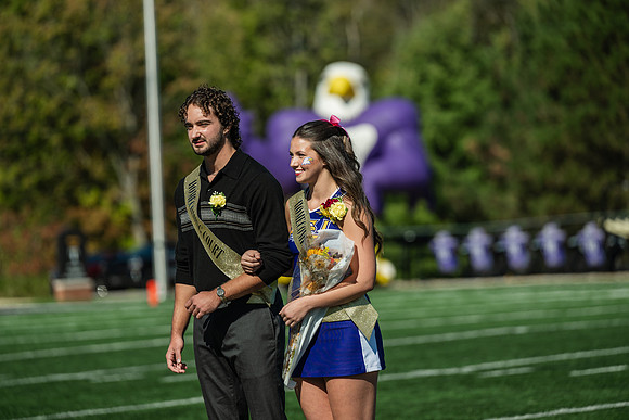 HomecomingFootballHalfTime1025AWB_1424