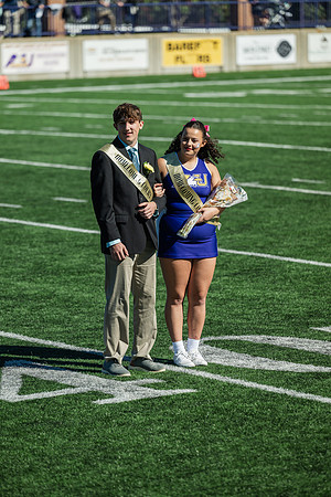 HomecomingFootballHalfTime1025AWB_1413