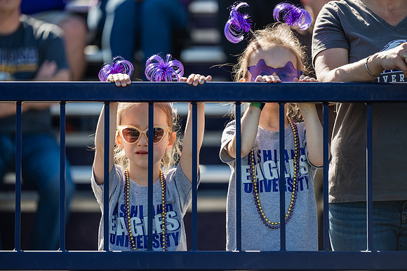 HomecomingFootballHalfTime1025AWB_1572