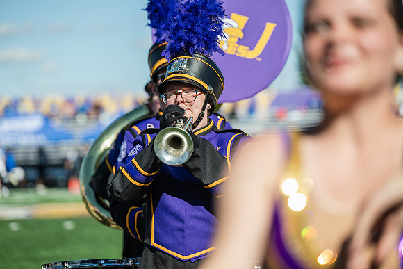 HomecomingFootballHalfTime1025AWB_1612