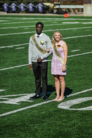 HomecomingFootballHalfTime1025AWB_1405