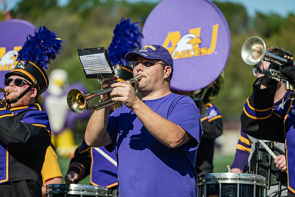 HomecomingFootballHalfTime1025AWB_1607