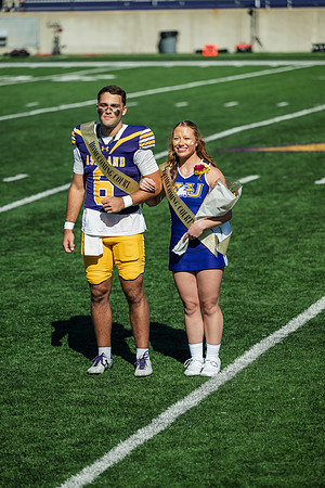 HomecomingFootballHalfTime1025AWB_1411