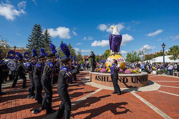 HomecomingOldAbe1025AWB_0503
