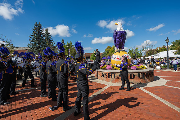 HomecomingOldAbe1025AWB_0504