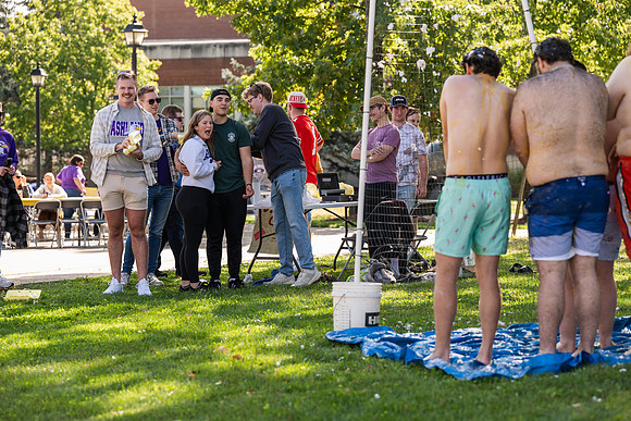 HomecomingPizzaPizzaPizza1025AWB_0723