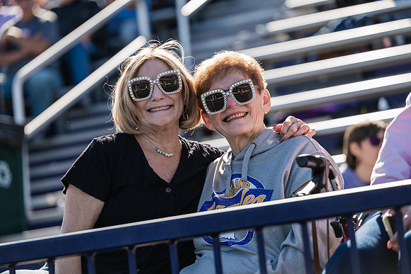 HomecomingAUvThomasFtBall1025AWB_1320