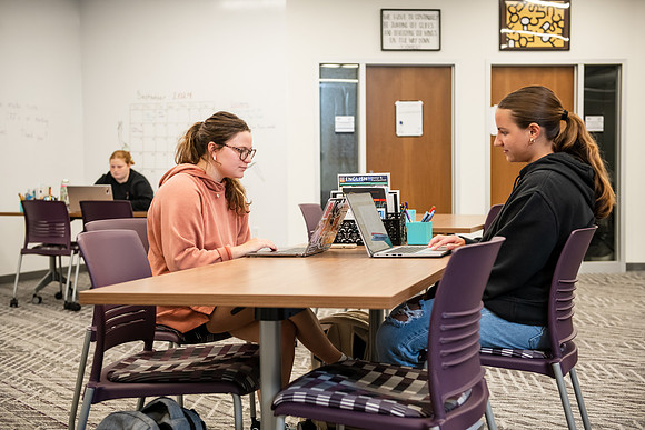 WCCStudentStudy1024AWB_8208