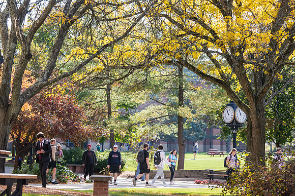 FallCampusLife1024AWB_5425