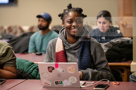 MBADigitalMarketing0324AWB_8348